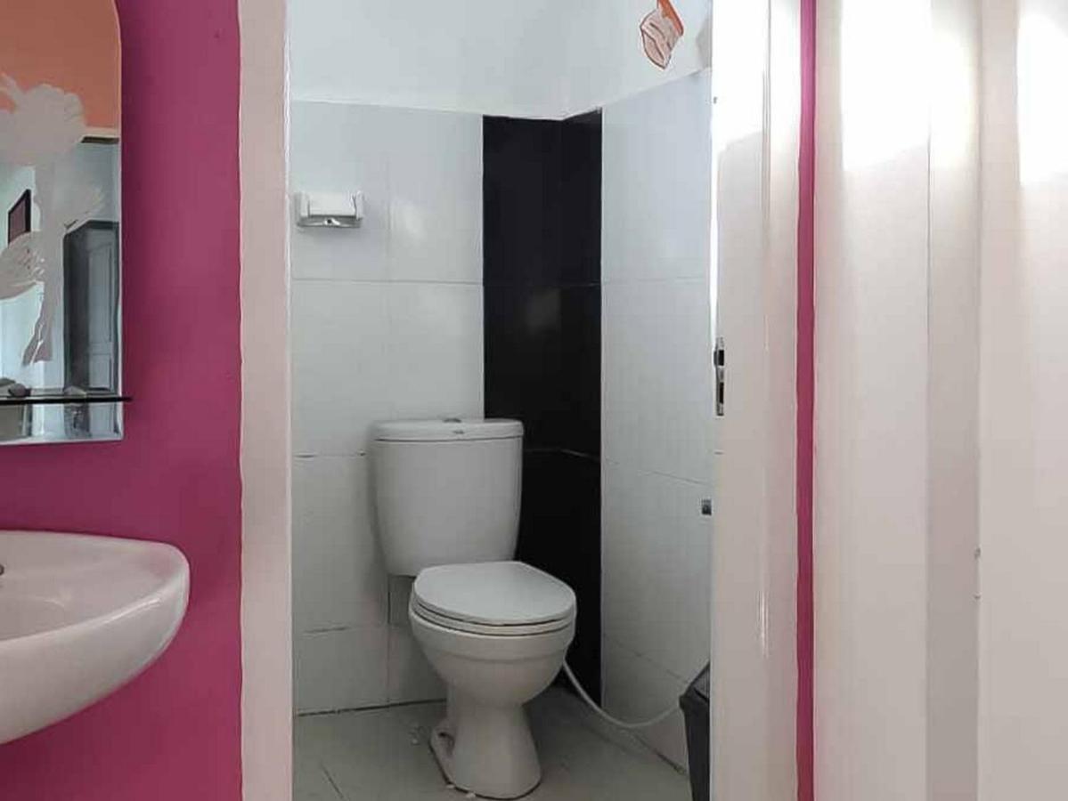 Hotel Ananda Syariah Redpartner Букиттинги Экстерьер фото