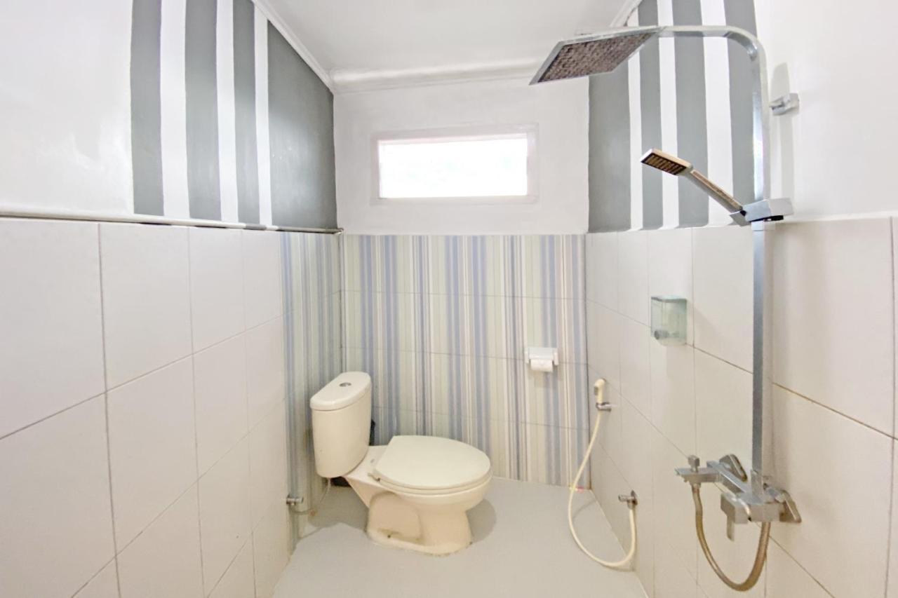 Hotel Ananda Syariah Redpartner Букиттинги Экстерьер фото