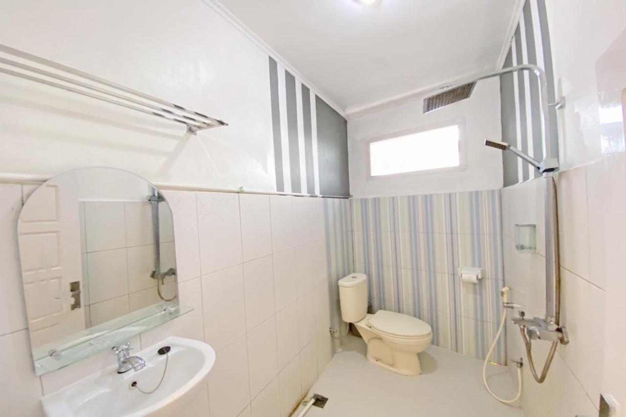 Hotel Ananda Syariah Redpartner Букиттинги Экстерьер фото